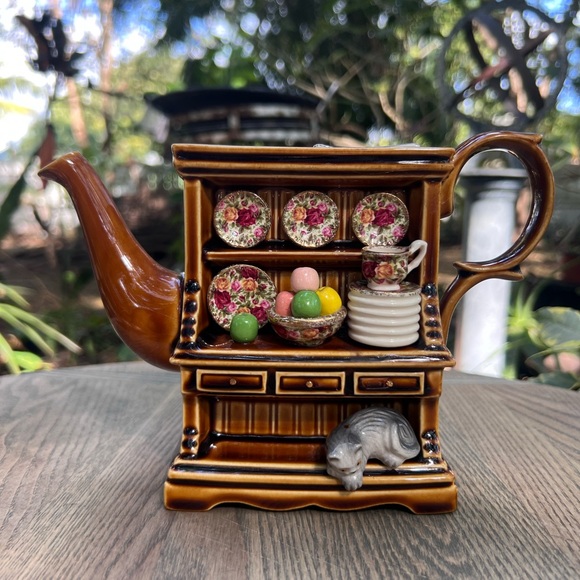 Charming Farmhouse Theme Teapot Carden Design Cutest Thing Ever!